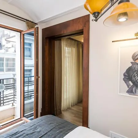 Apartment Wonder Homes - Ultra-modern Flat, 3 Bedroom & 1 Min To Taksim Square Istanbul