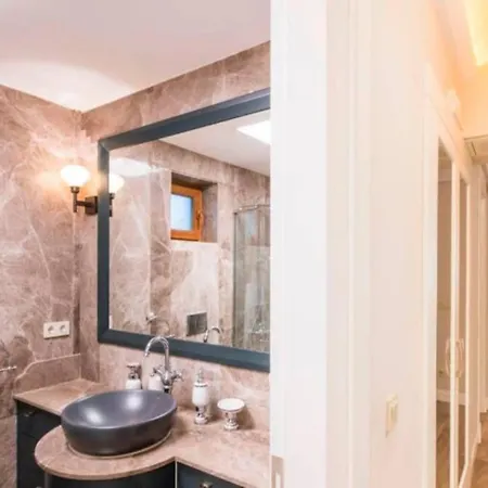 Wonder Homes - Ultra-modern Flat, 3 Bedroom & 1 Min To Taksim Square Appartement Istambul