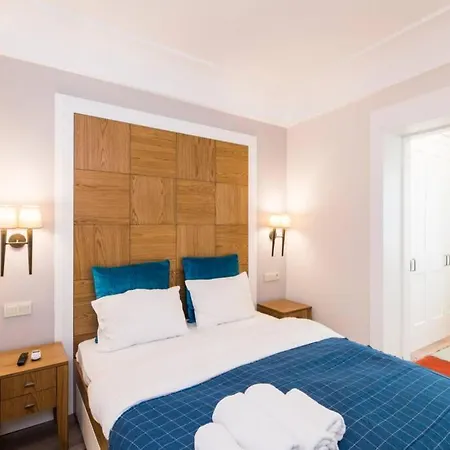 Wonder Homes - Ultra-modern Flat, 3 Bedroom & 1 Min To Taksim Square Appartement *